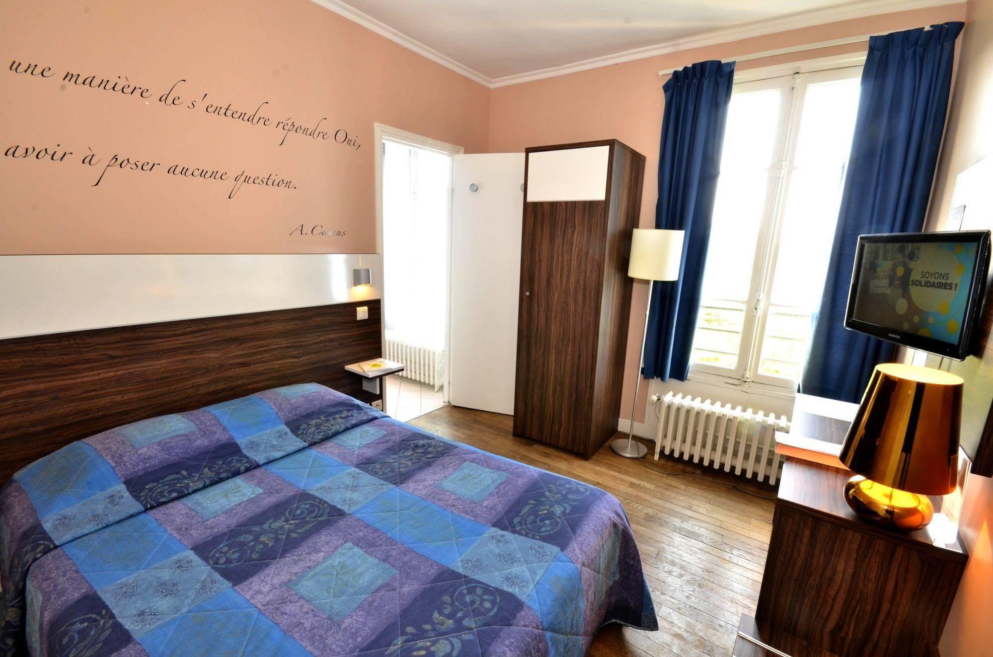 Logis Hotel & Restaurant - Les Bords De Seine La Roche-Guyon Buitenkant foto